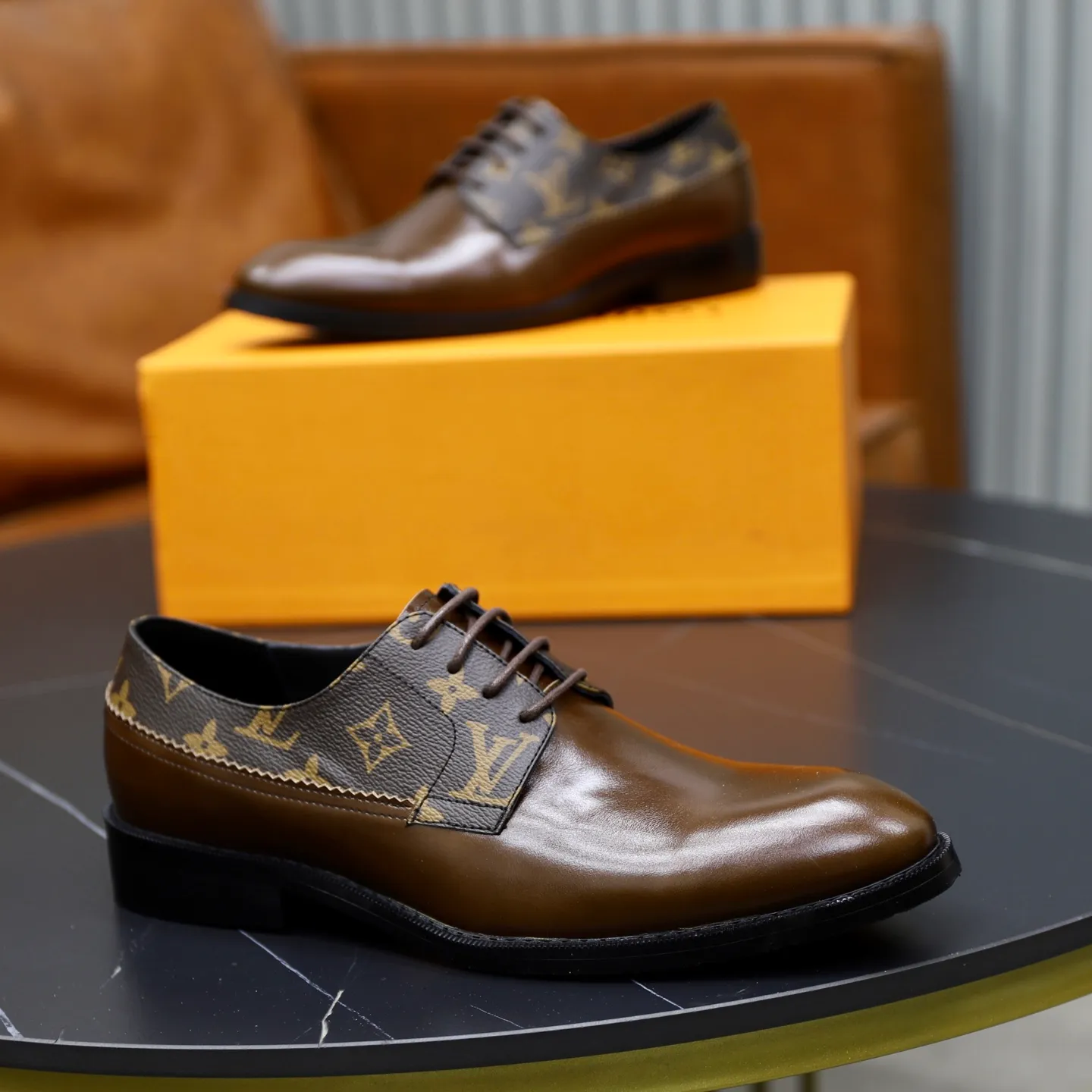 Ex-factory price: 500💰🙅‍♂️🙅‍♂️🙅‍♂️ Brand: LV Louis Vuitton Standard code: Men's size 38-44 (45 can be customized) Grade: Same style as the official website Original order quality Material: Original cowhide surface Comfortable sheepskin lining Original outsole Style category: Men's fashionable casual leather shoes Distinguished big-name luxury elements Top luxury Color: actual picture color